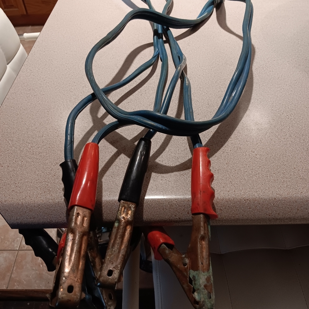 Xtra heavy duty booster cables   but some discoloration on tips